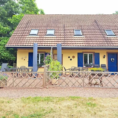 아파트 Flat On Small Farm With Indoor Pool Many Activities,kindwiller